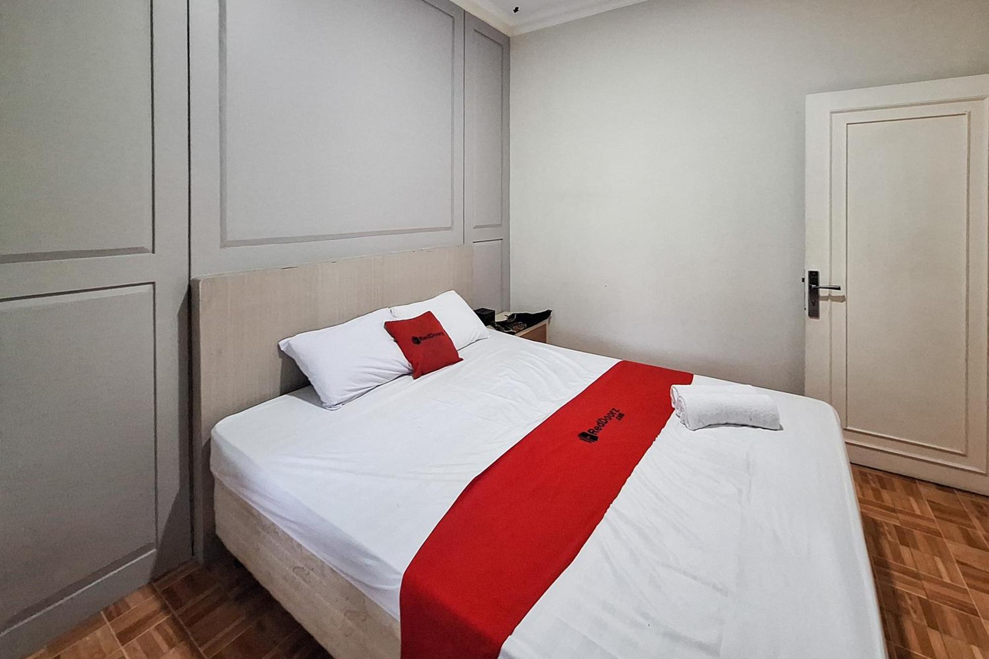 Reddoorz Resort At Tridaya Cisarua Puncak Kültér fotó