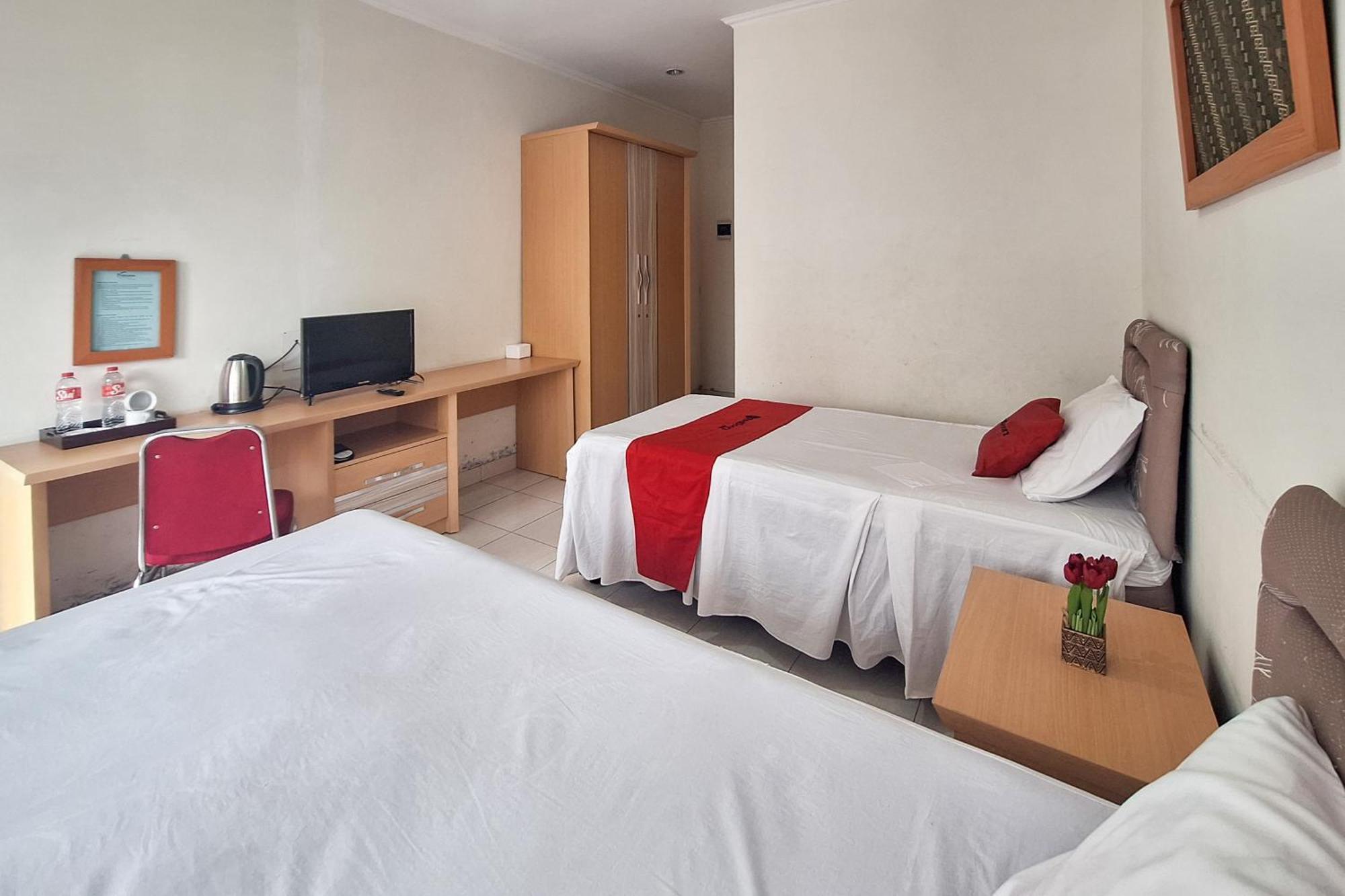 Reddoorz Resort At Tridaya Cisarua Puncak Kültér fotó