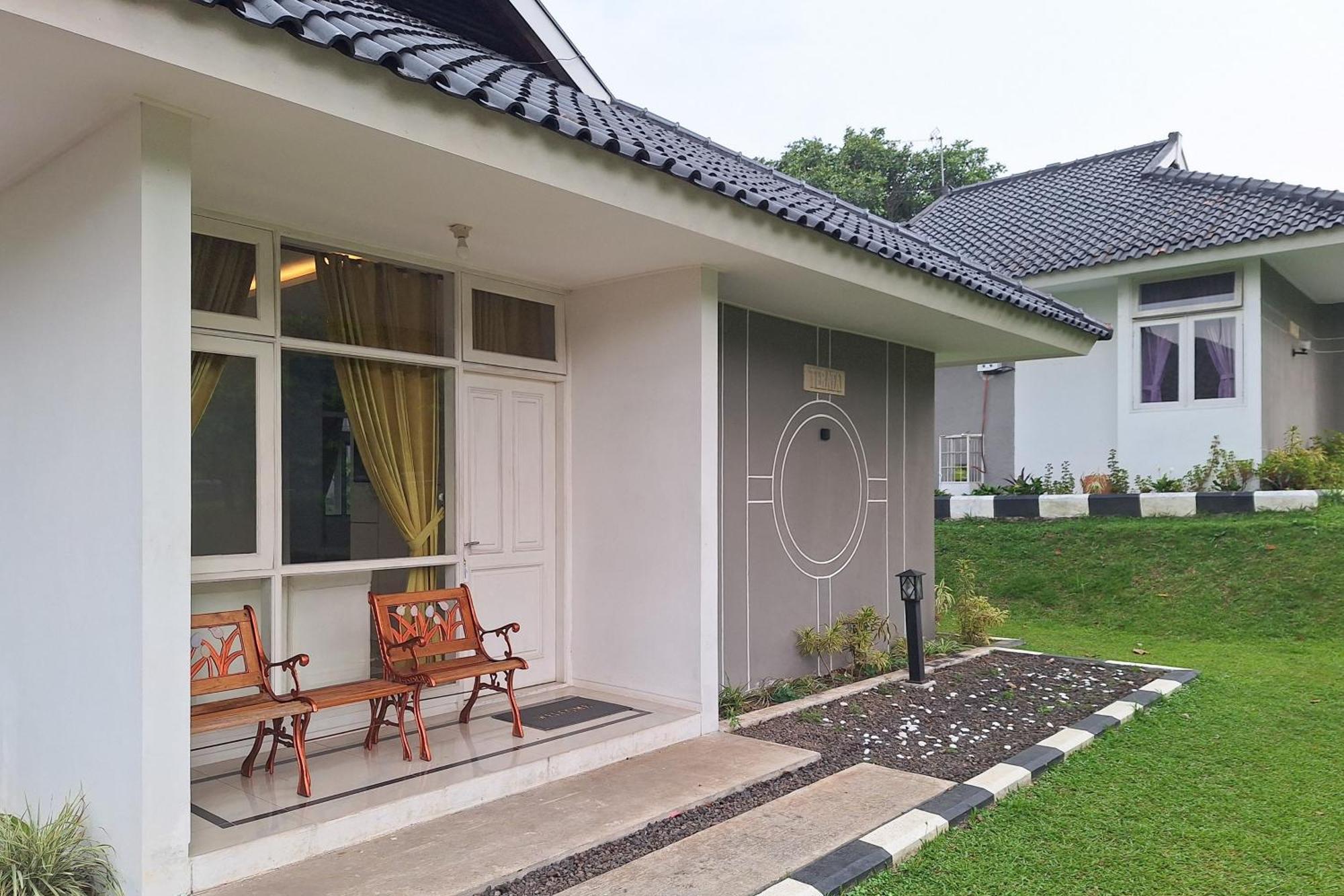 Reddoorz Resort At Tridaya Cisarua Puncak Kültér fotó