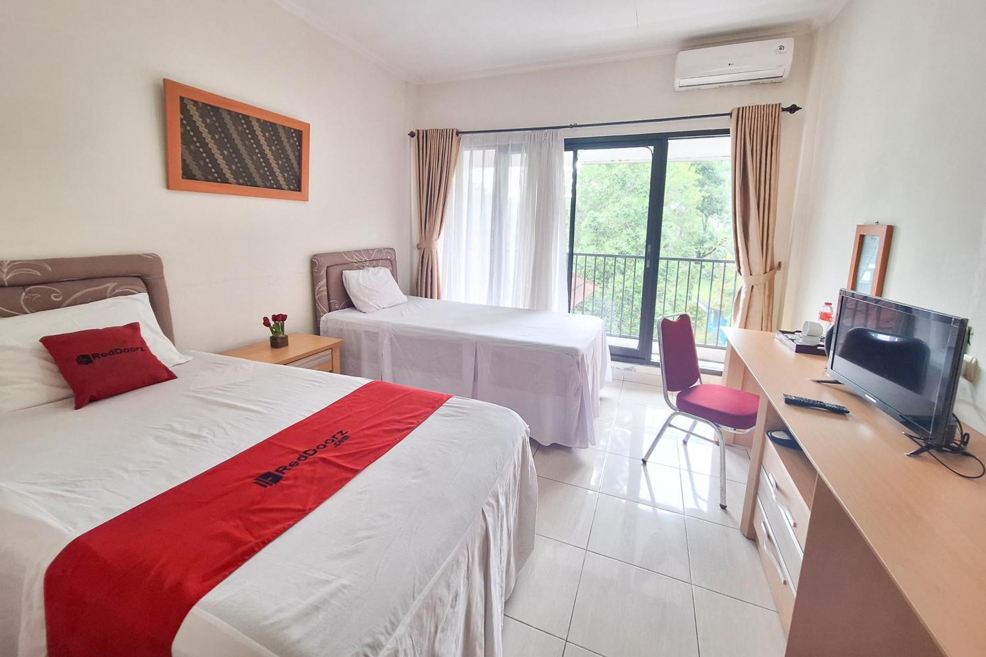 Reddoorz Resort At Tridaya Cisarua Puncak Kültér fotó