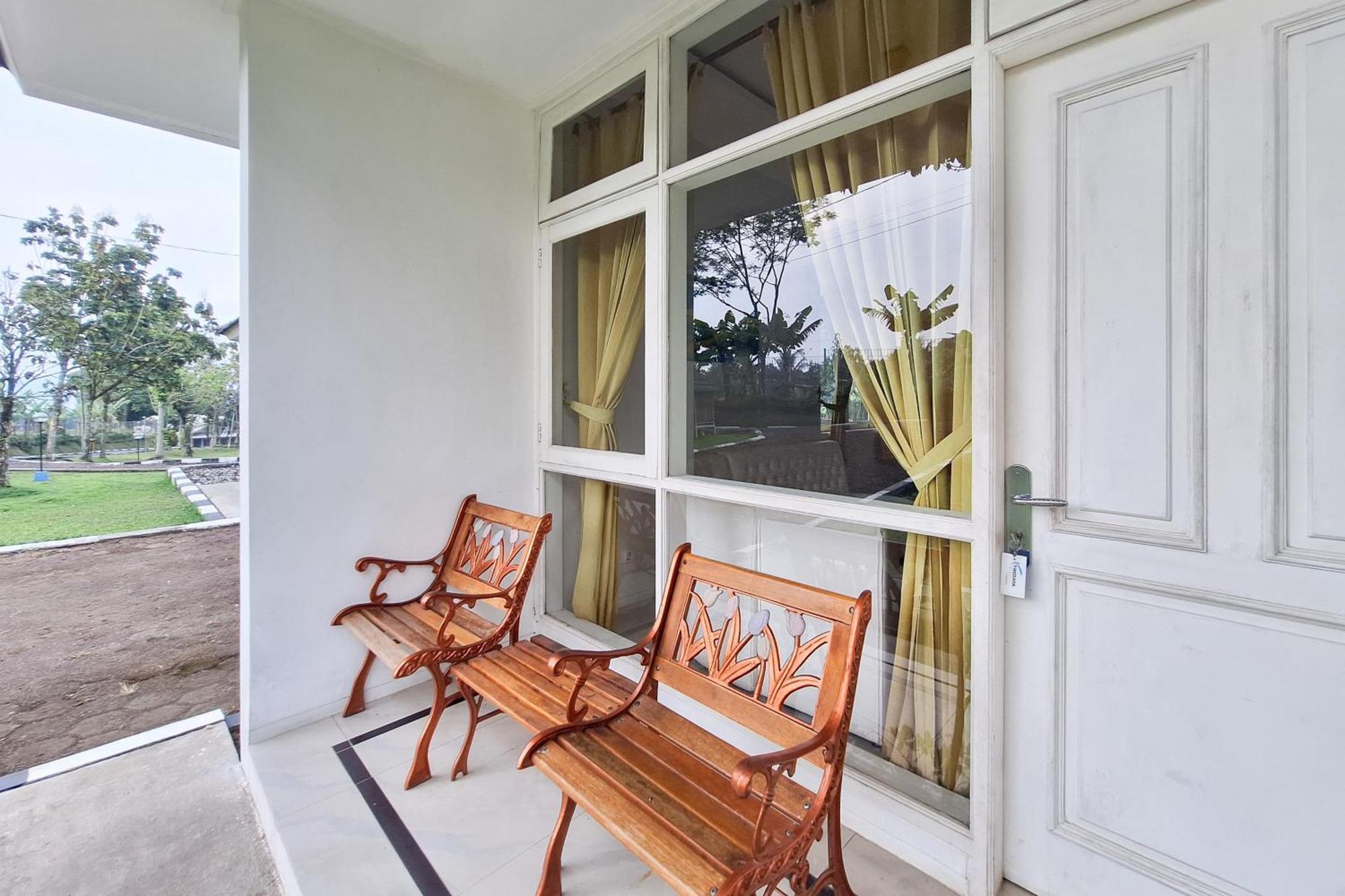 Reddoorz Resort At Tridaya Cisarua Puncak Kültér fotó