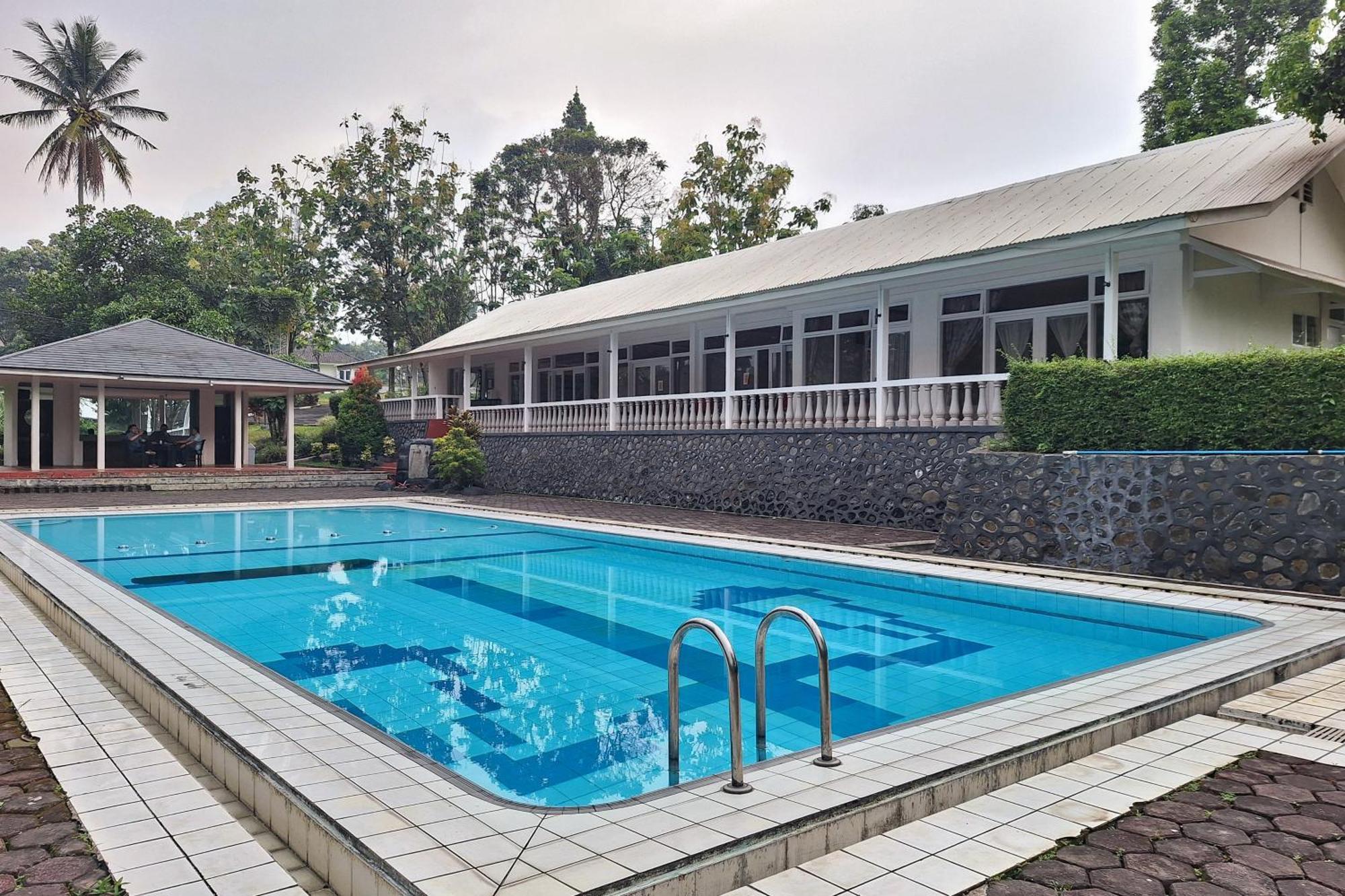 Reddoorz Resort At Tridaya Cisarua Puncak Kültér fotó